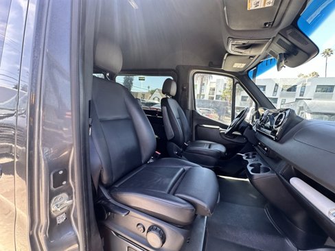 Used 2022 Mercedes-Benz Sprinter 2500 image 12