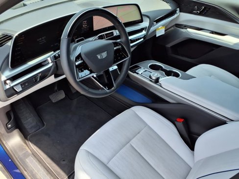 Used 2025 Cadillac Lyriq Sport image 14