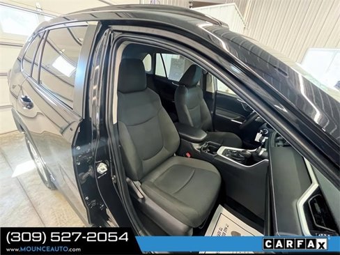 Used 2021 Toyota RAV4 LE image 6
