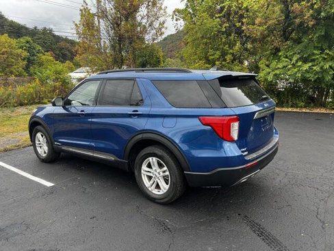 Used 2022 Ford Explorer XLT w/ Equipment Group 202A image 7