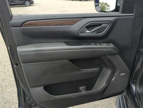 Used 2024 Chevrolet Tahoe Premier w/ Premium Package image 21