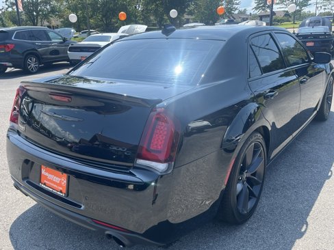 Used 2023 Chrysler 300 C image 7