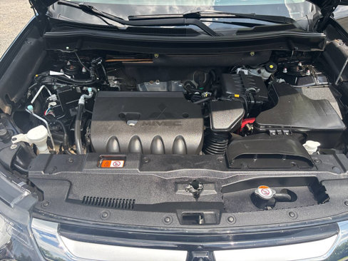 Used 2017 Mitsubishi Outlander ES image 42
