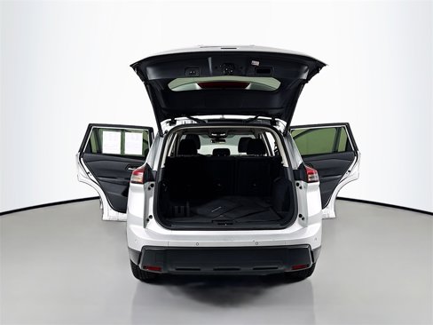 Used 2024 Nissan Rogue SV image 27