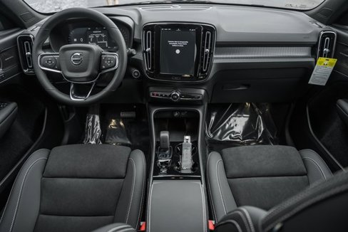 New 2026 Volvo XC40 B5 Ultra w/ Protection Package Premier image 21