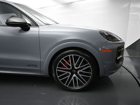Certified 2025 Porsche Cayenne GTS image 20