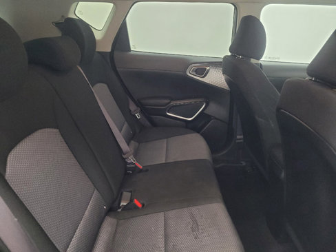Used 2023 Kia Soul LX w/ LX Technology Package image 19