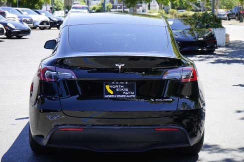 Used 2022 Tesla Model Y Performance image 9