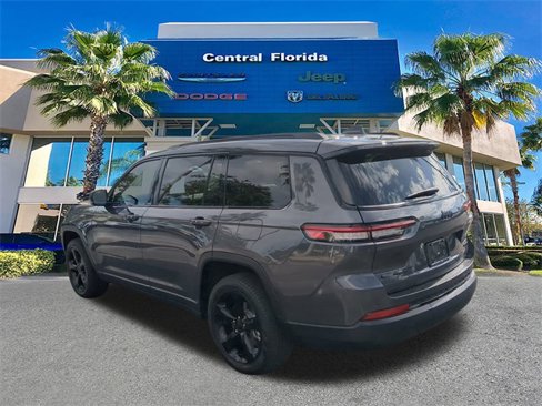 Used 2023 Jeep Grand Cherokee L Limited w/ Black Appearance Package image 7