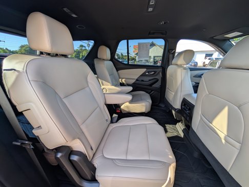 Used 2022 Chevrolet Traverse LT w/ LT Premium Package image 48