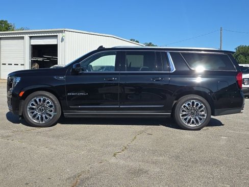 Used 2023 GMC Yukon XL Denali Ultimate image 2