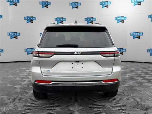 Used 2023 Jeep Grand Cherokee 4WD 4xe image 5