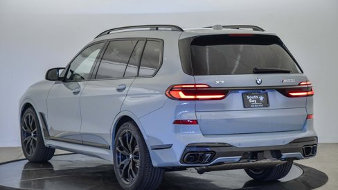 New 2026 BMW X7 M60i image 2