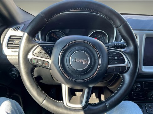 Used 2021 Jeep Compass Latitude image 17