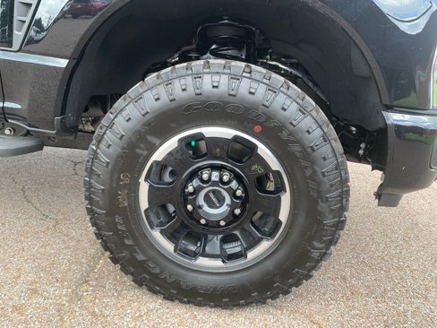 New 2025 Ford F250 Lariat w/ Lariat Ultimate Package image 9