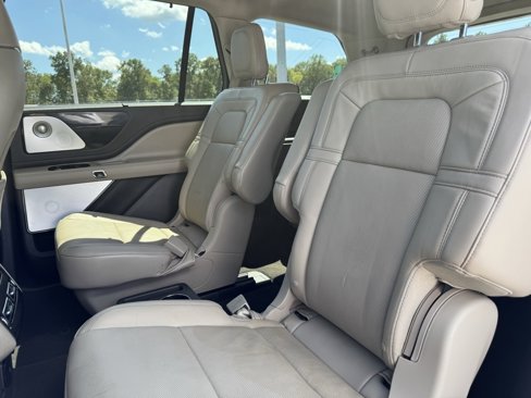 Used 2020 Lincoln Aviator Reserve w/ Equipment Group 202A image 15
