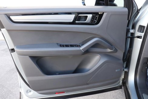 Used 2021 Porsche Cayenne image 36