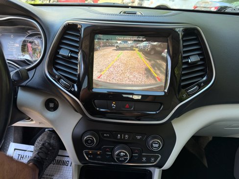 Used 2019 Jeep Cherokee Limited image 17