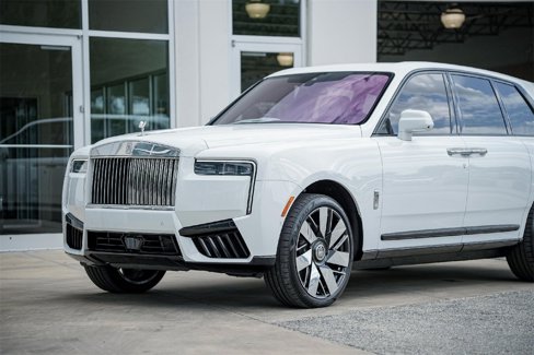 New 2025 Rolls-Royce Cullinan image 10