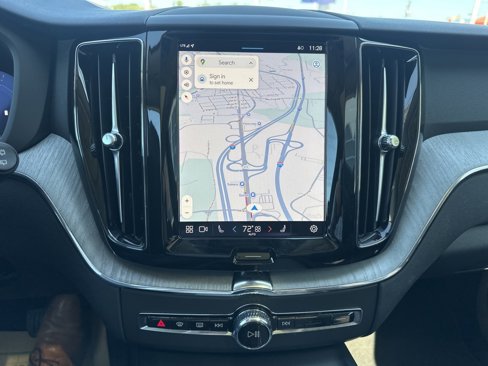 Certified 2025 Volvo XC60 B5 Plus image 22