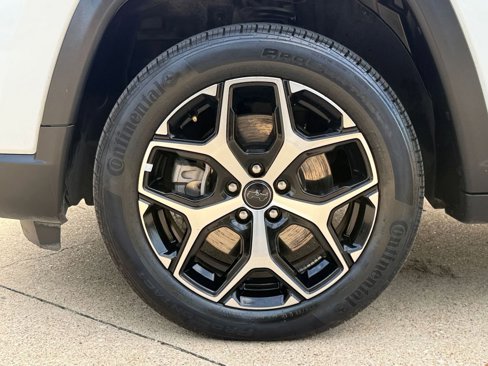 Used 2025 Jeep Compass Limited image 48