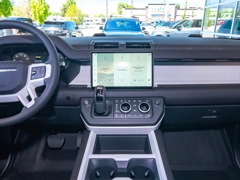 New 2025 Land Rover Defender 90 S image 24