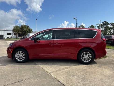 New 2026 Chrysler Pacifica Select image 6