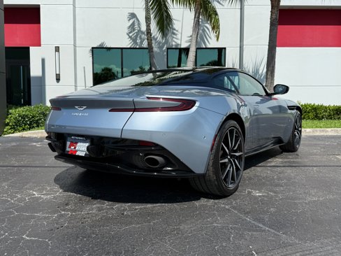 Used 2018 Aston Martin DB11 V12 image 21