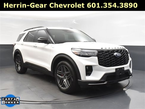 Used 2025 Ford Explorer ST-Line w/ Premium Package image 9