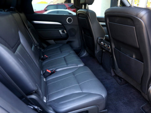 Used 2020 Land Rover Discovery Landmark image 44
