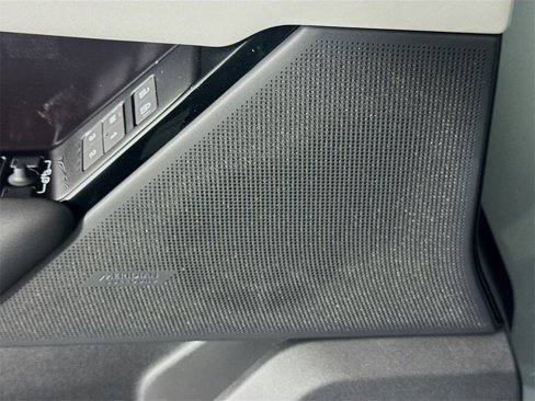 New 2026 Land Rover Range Rover Velar Dynamic SE image 18
