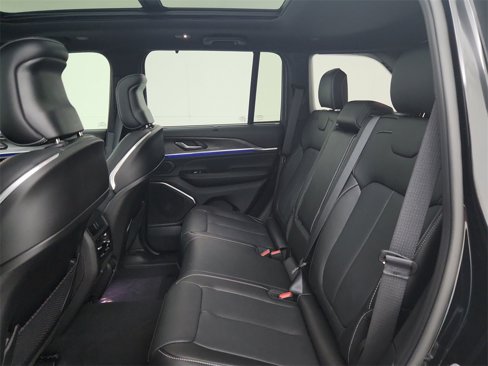 New 2025 Jeep Grand Cherokee Overland w/ Luxury Tech Group IV image 32
