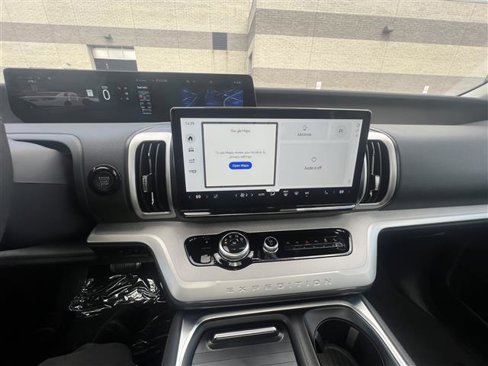 New 2025 Ford Expedition Active image 15