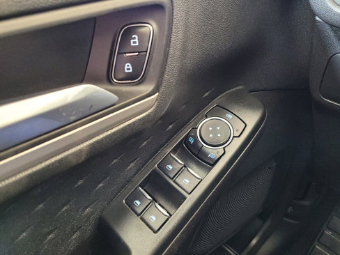 Used 2020 Ford Escape SE image 27