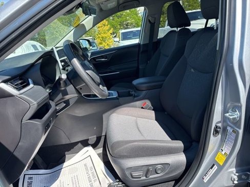 Used 2025 Toyota RAV4 XLE image 22