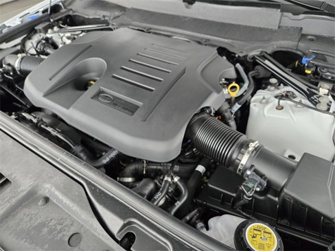 Certified 2024 Land Rover Discovery Dynamic SE image 19