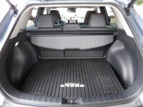 Used 2024 Toyota Corolla Cross XLE image 10