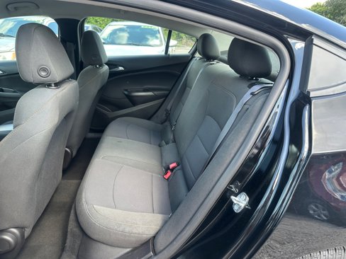 Used 2017 Chevrolet Cruze LS image 15
