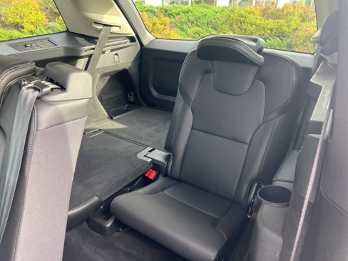 Certified 2025 Volvo XC90 B5 Core image 30