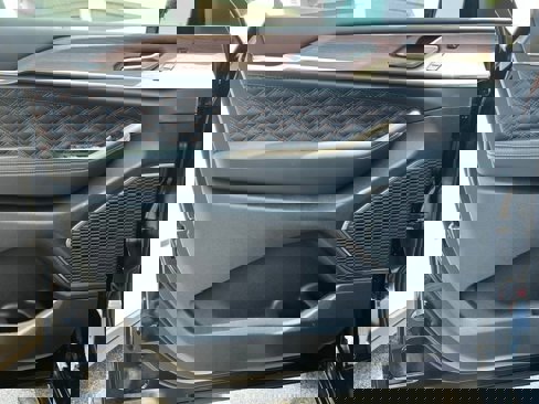New 2025 Jeep Grand Cherokee Summit image 10