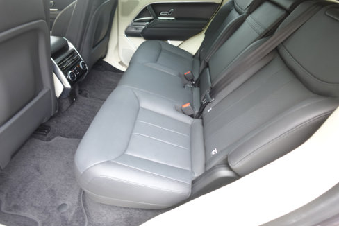 Used 2023 Land Rover Range Rover SE image 12