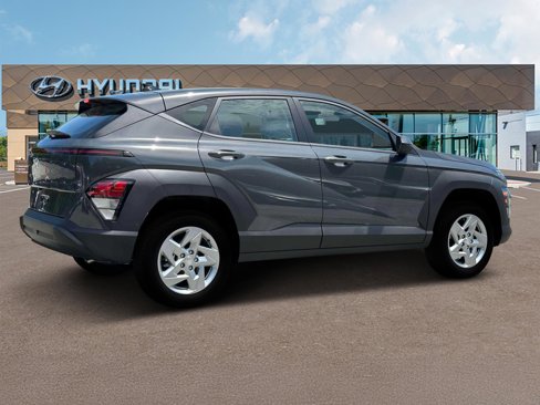 New 2025 Hyundai Kona SE image 8