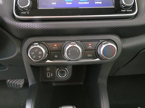 New 2025 Nissan Kicks Play S image 21