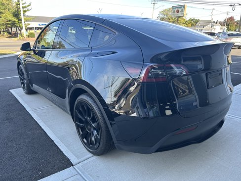 Used 2022 Tesla Model Y Long Range image 33