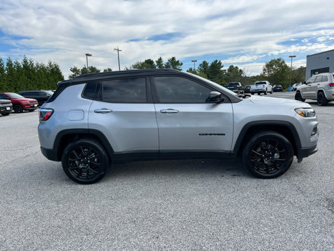 Used 2022 Jeep Compass Altitude w/ Sun and Sound Group image 3