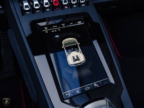 Used 2021 Lamborghini Huracan EVO image 20