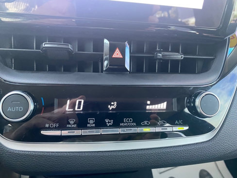 Used 2024 Toyota Corolla LE image 28