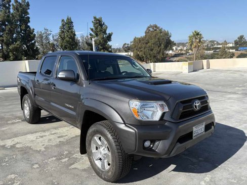 Used 2012 Toyota Tacoma PreRunner image 32