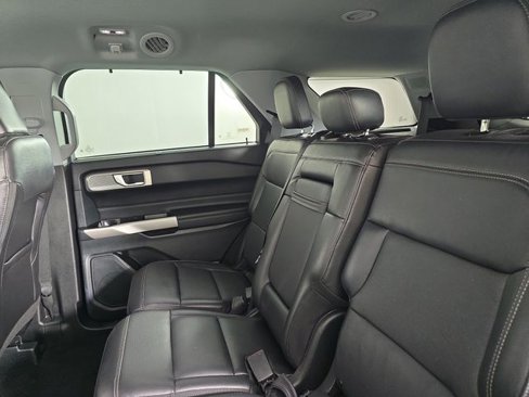 Used 2023 Ford Explorer Limited image 4