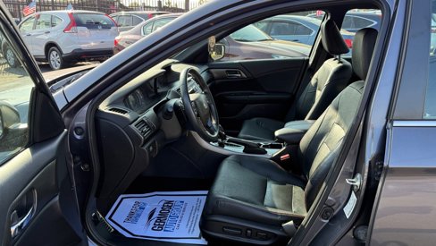 Used 2017 Honda Accord Sport Special Edition image 9